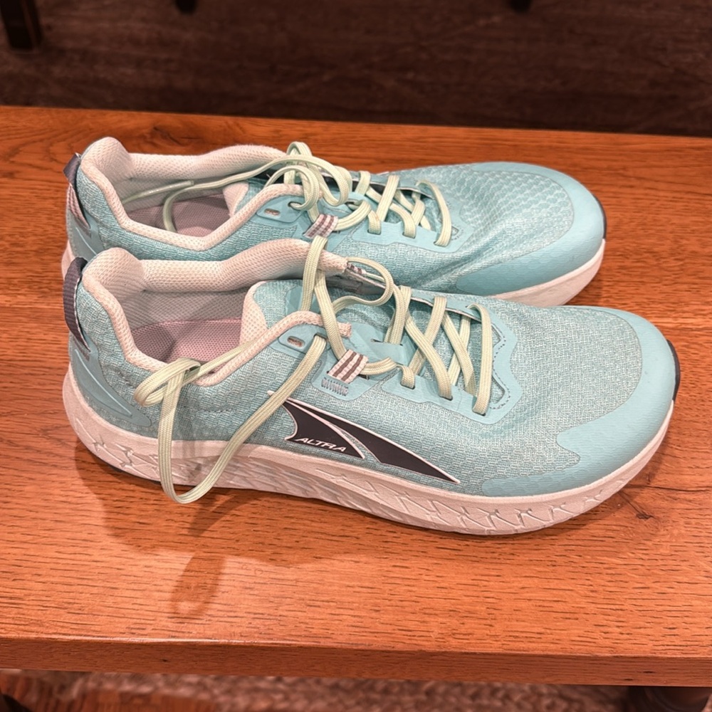Altra trail running ladies 9.5 - Picture 3 of 11